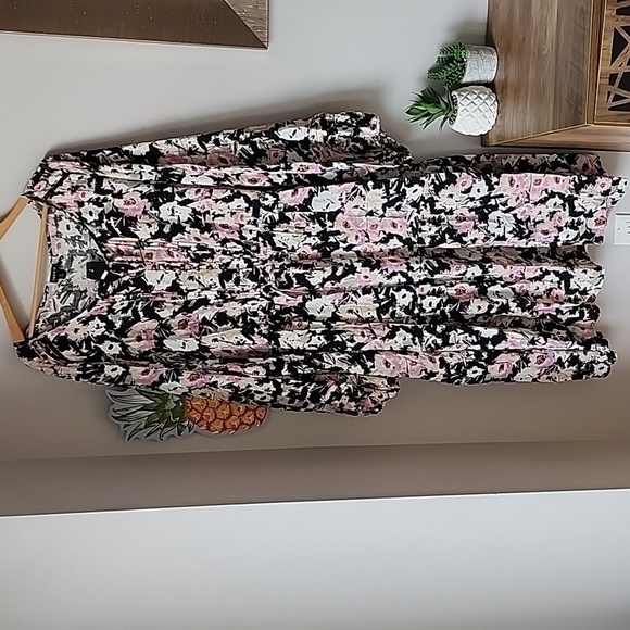 Torrid - Midi Swiss Dot Pleat Long Sleeve Dress in Brushstroke Multi Floral - Picture 2 of 13